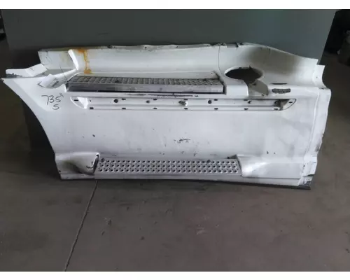 INTERNATIONAL PROSTAR 113 CAB SKIRTSIDE FAIRING
