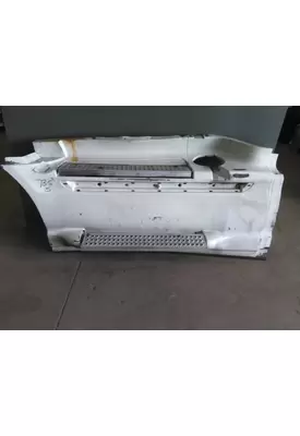 INTERNATIONAL PROSTAR 113 CAB SKIRT/SIDE FAIRING