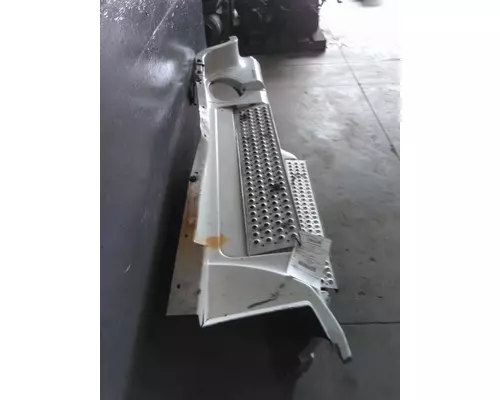 INTERNATIONAL PROSTAR 113 CAB SKIRTSIDE FAIRING