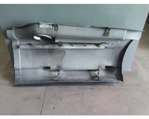 INTERNATIONAL PROSTAR 113 CAB SKIRTSIDE FAIRING