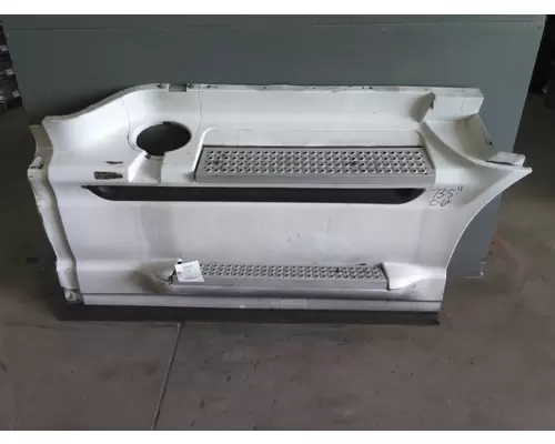 INTERNATIONAL PROSTAR 113 CAB SKIRTSIDE FAIRING