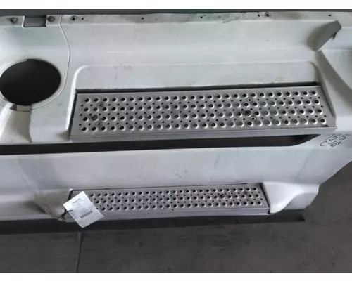 INTERNATIONAL PROSTAR 113 CAB SKIRTSIDE FAIRING