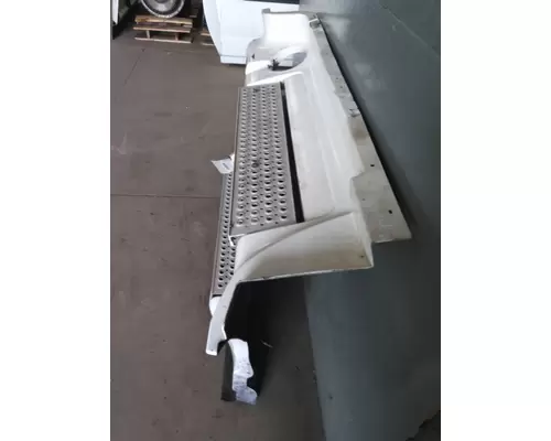 INTERNATIONAL PROSTAR 113 CAB SKIRTSIDE FAIRING