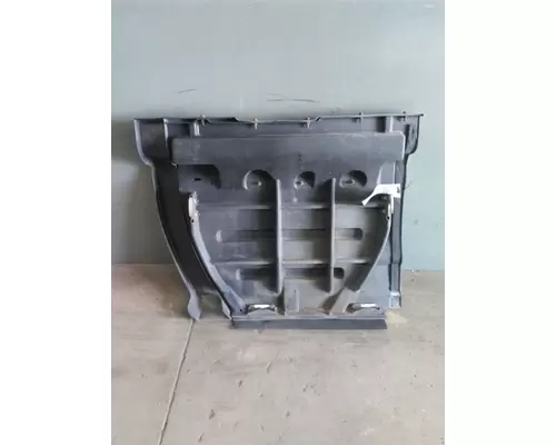INTERNATIONAL PROSTAR 113 CAB SKIRTSIDE FAIRING