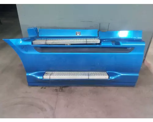 INTERNATIONAL PROSTAR 113 CAB SKIRTSIDE FAIRING