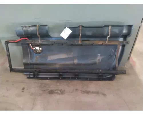 INTERNATIONAL PROSTAR 113 CAB SKIRTSIDE FAIRING