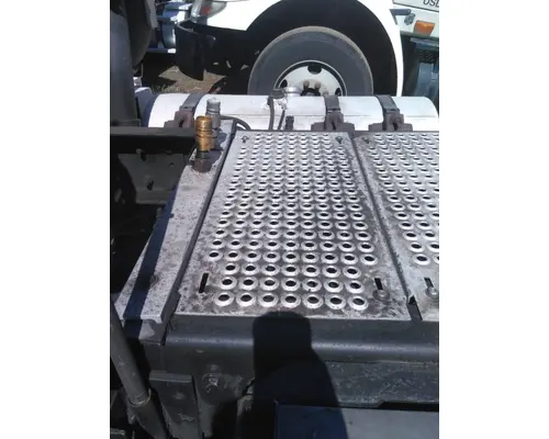 INTERNATIONAL PROSTAR 113 DECK (CATWALK) STEP