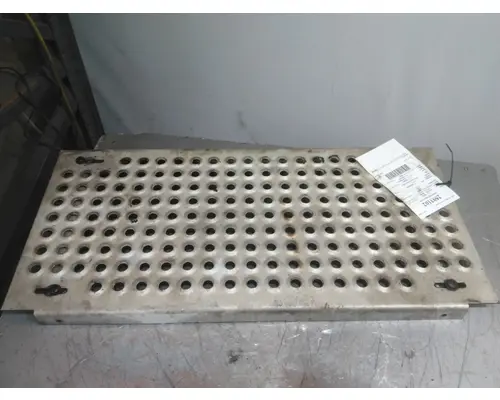 INTERNATIONAL PROSTAR 113 DECK (CATWALK) STEP