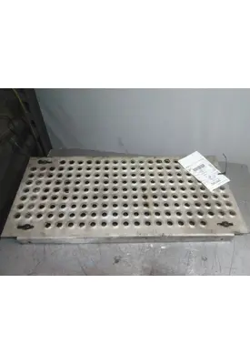 INTERNATIONAL PROSTAR 113 DECK (CATWALK) STEP