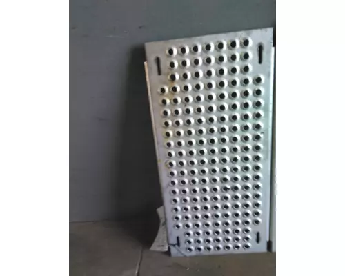 INTERNATIONAL PROSTAR 113 DECK (CATWALK) STEP