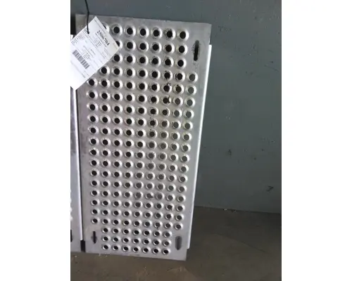 INTERNATIONAL PROSTAR 113 DECK (CATWALK) STEP