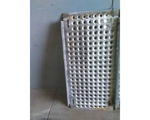 INTERNATIONAL PROSTAR 113 DECK (CATWALK) STEP