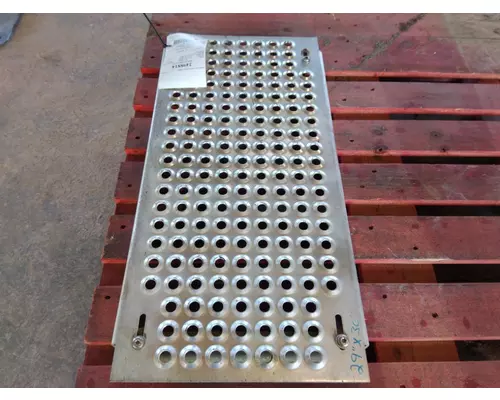 INTERNATIONAL PROSTAR 113 DECK (CATWALK) STEP