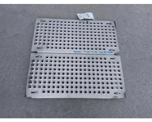 INTERNATIONAL PROSTAR 113 DECK (CATWALK) STEP