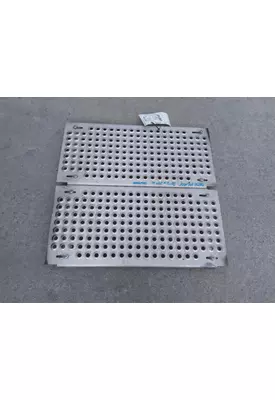 INTERNATIONAL PROSTAR 113 DECK (CATWALK) STEP