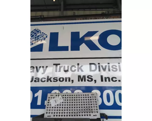 INTERNATIONAL PROSTAR 113 DECK (CATWALK) STEP