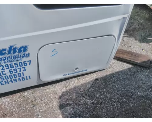 INTERNATIONAL PROSTAR 113 DOOR, COMPARTMENT