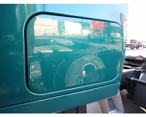 INTERNATIONAL PROSTAR 113 DOOR, COMPARTMENT