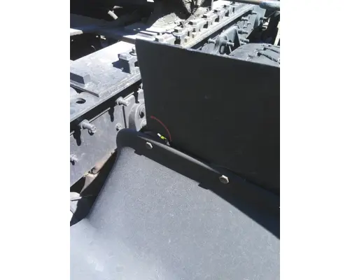 INTERNATIONAL PROSTAR 113 FENDER, QUARTERHALF REAR