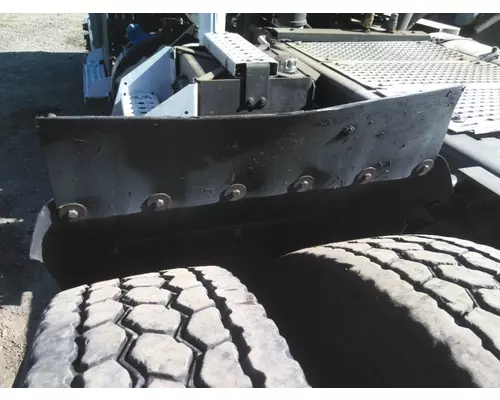 INTERNATIONAL PROSTAR 113 FENDER, QUARTERHALF REAR