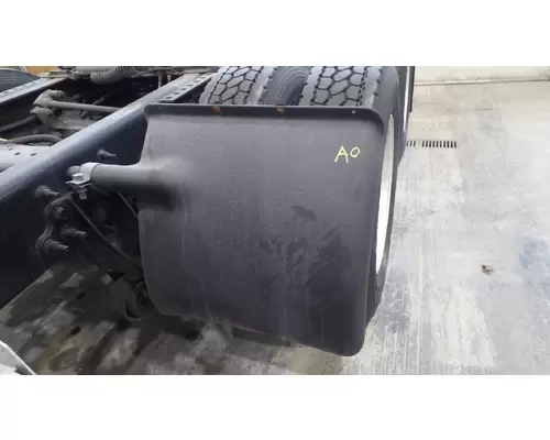 INTERNATIONAL PROSTAR 113 FENDER, QUARTERHALF REAR