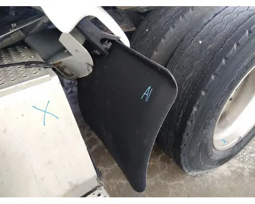 INTERNATIONAL PROSTAR 113 FENDER, QUARTERHALF REAR