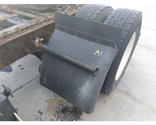 INTERNATIONAL PROSTAR 113 FENDER, QUARTERHALF REAR