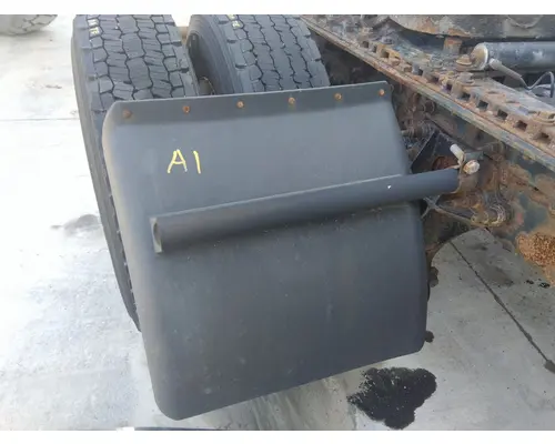 INTERNATIONAL PROSTAR 113 FENDER, QUARTERHALF REAR