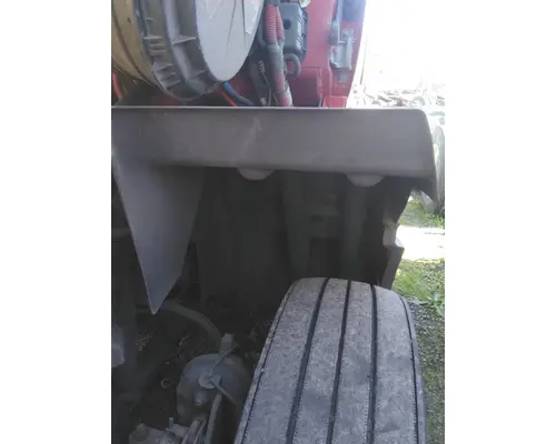 INTERNATIONAL PROSTAR 113 FENDER, SPLASH SHIELDGUARD