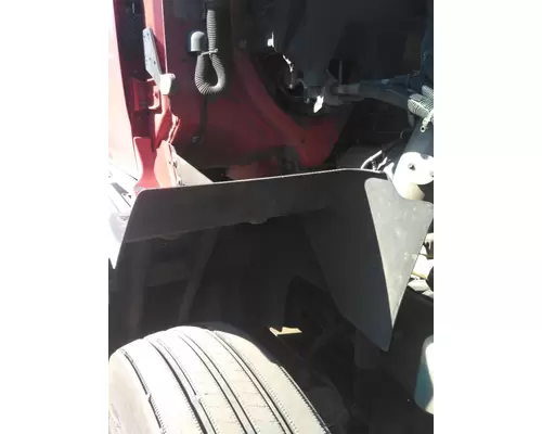 INTERNATIONAL PROSTAR 113 FENDER, SPLASH SHIELDGUARD