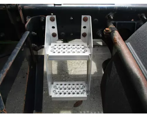 INTERNATIONAL PROSTAR 113 FRAME STEP