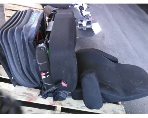 INTERNATIONAL PROSTAR 113 SEAT, FRONT