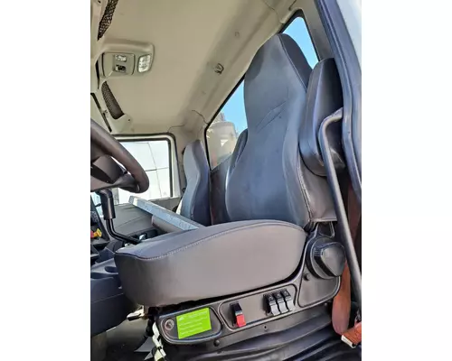 INTERNATIONAL PROSTAR 113 SEAT, FRONT