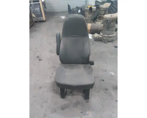INTERNATIONAL PROSTAR 113 SEAT, FRONT