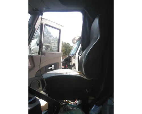 INTERNATIONAL PROSTAR 113 SEAT, FRONT