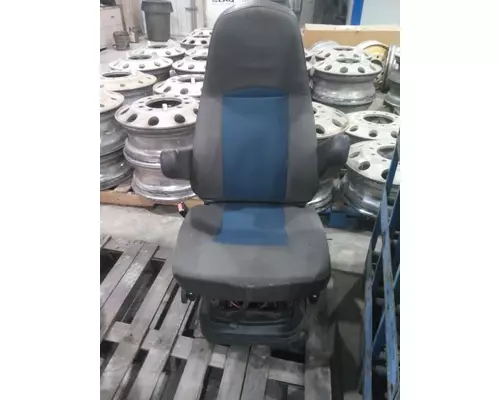 INTERNATIONAL PROSTAR 113 SEAT, FRONT