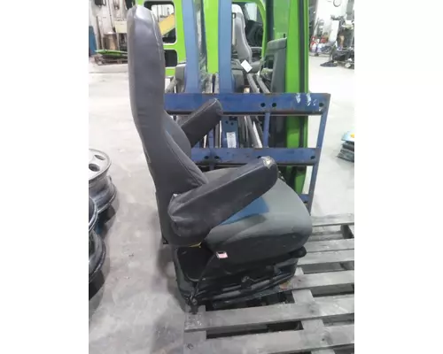 INTERNATIONAL PROSTAR 113 SEAT, FRONT