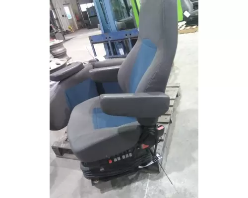 INTERNATIONAL PROSTAR 113 SEAT, FRONT