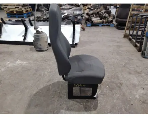 INTERNATIONAL PROSTAR 113 SEAT, FRONT
