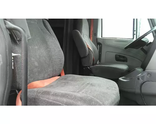 INTERNATIONAL PROSTAR 113 SEAT, FRONT