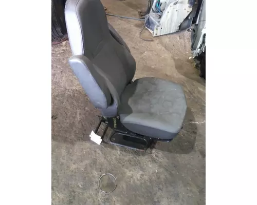 INTERNATIONAL PROSTAR 113 SEAT, FRONT