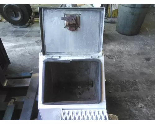 INTERNATIONAL PROSTAR 113 TOOL BOX