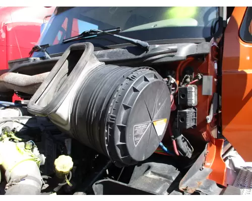 INTERNATIONAL PROSTAR 122 AIR CLEANER
