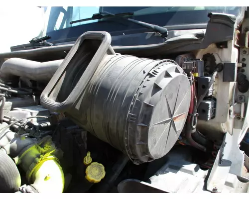 INTERNATIONAL PROSTAR 122 AIR CLEANER