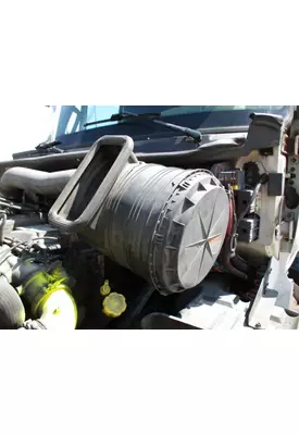 INTERNATIONAL PROSTAR 122 AIR CLEANER
