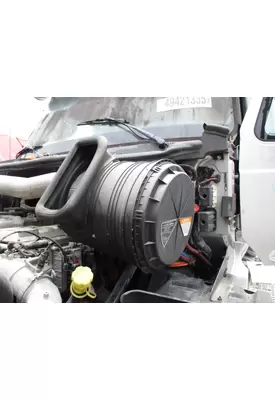 INTERNATIONAL PROSTAR 122 AIR CLEANER