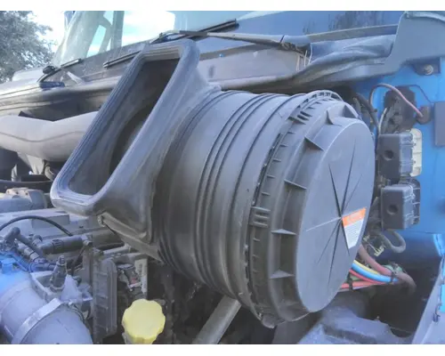 INTERNATIONAL PROSTAR 122 AIR CLEANER