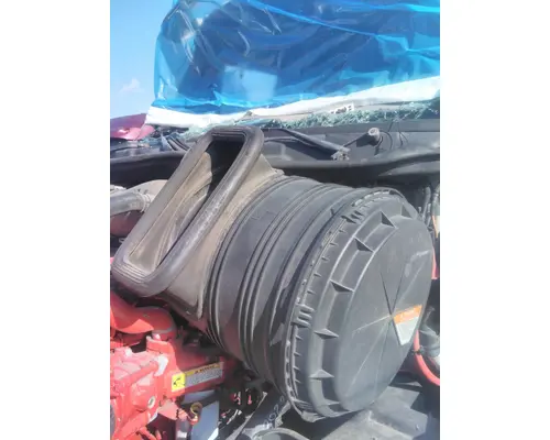 INTERNATIONAL PROSTAR 122 AIR CLEANER