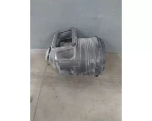 INTERNATIONAL PROSTAR 122 AIR CLEANER