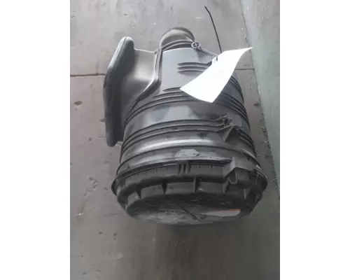 INTERNATIONAL PROSTAR 122 AIR CLEANER
